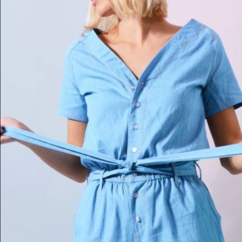 🎉Light Denim Roper Jumpsuit with Button Down Front and Tie Waist! - Picture 3 of 7